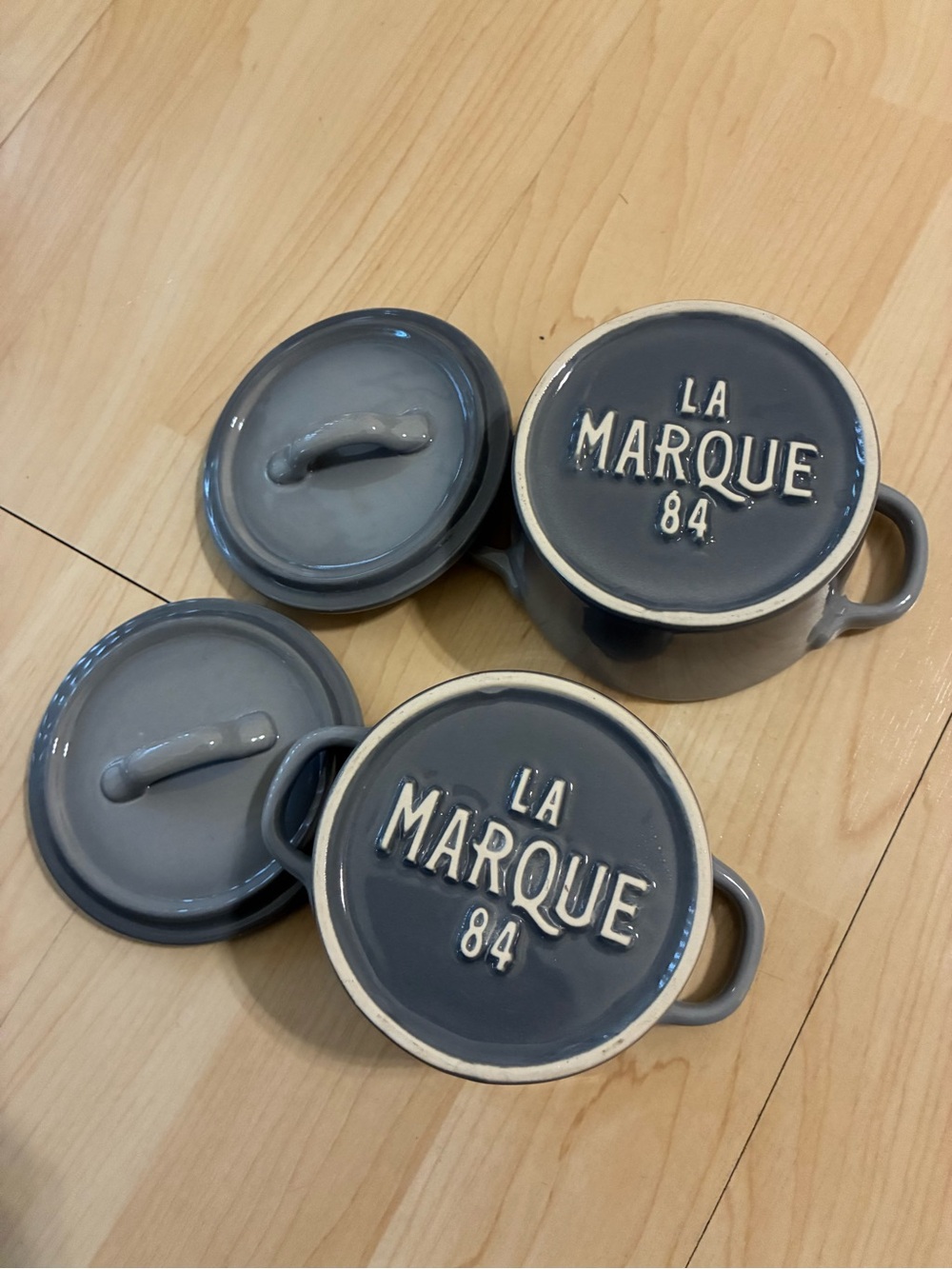La Marque 84 vintage Sur La Table mini cocotte Ceramic Gray Round With Lid x2